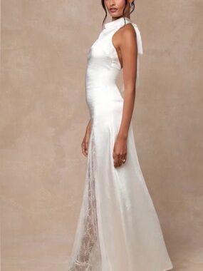 NEVER WORN — Lulu's Ivory Halter Satin Gown with Lace Panel